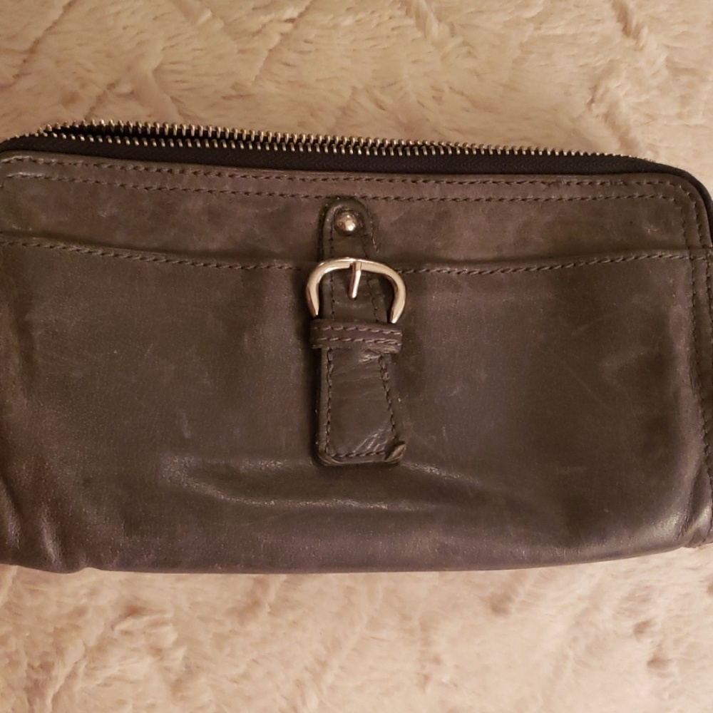 grey wallet